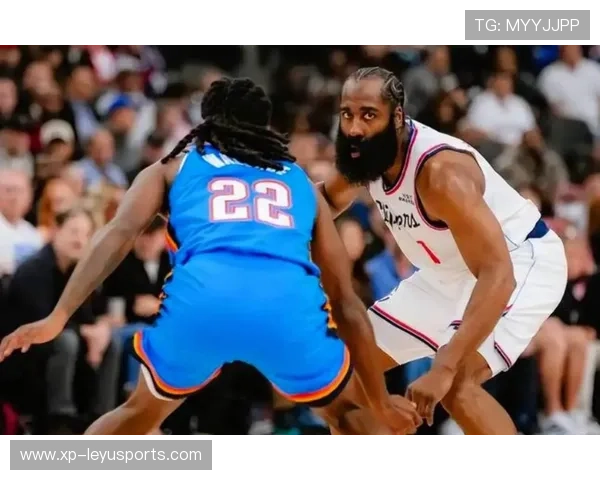 哈登突破吸引包夹创造空间,快船进攻更立体 哈登突破吸引包夹创造空间,快船进攻更立体