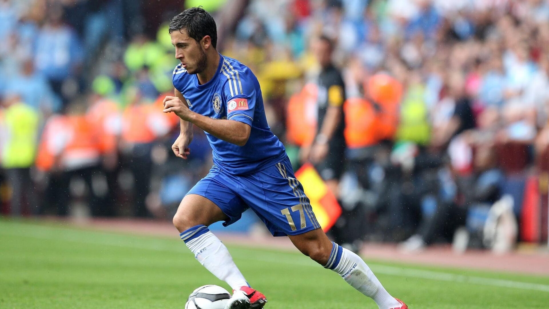 中国足球发展进入关键转型期全方位改革持续推进，中国足球发展方向