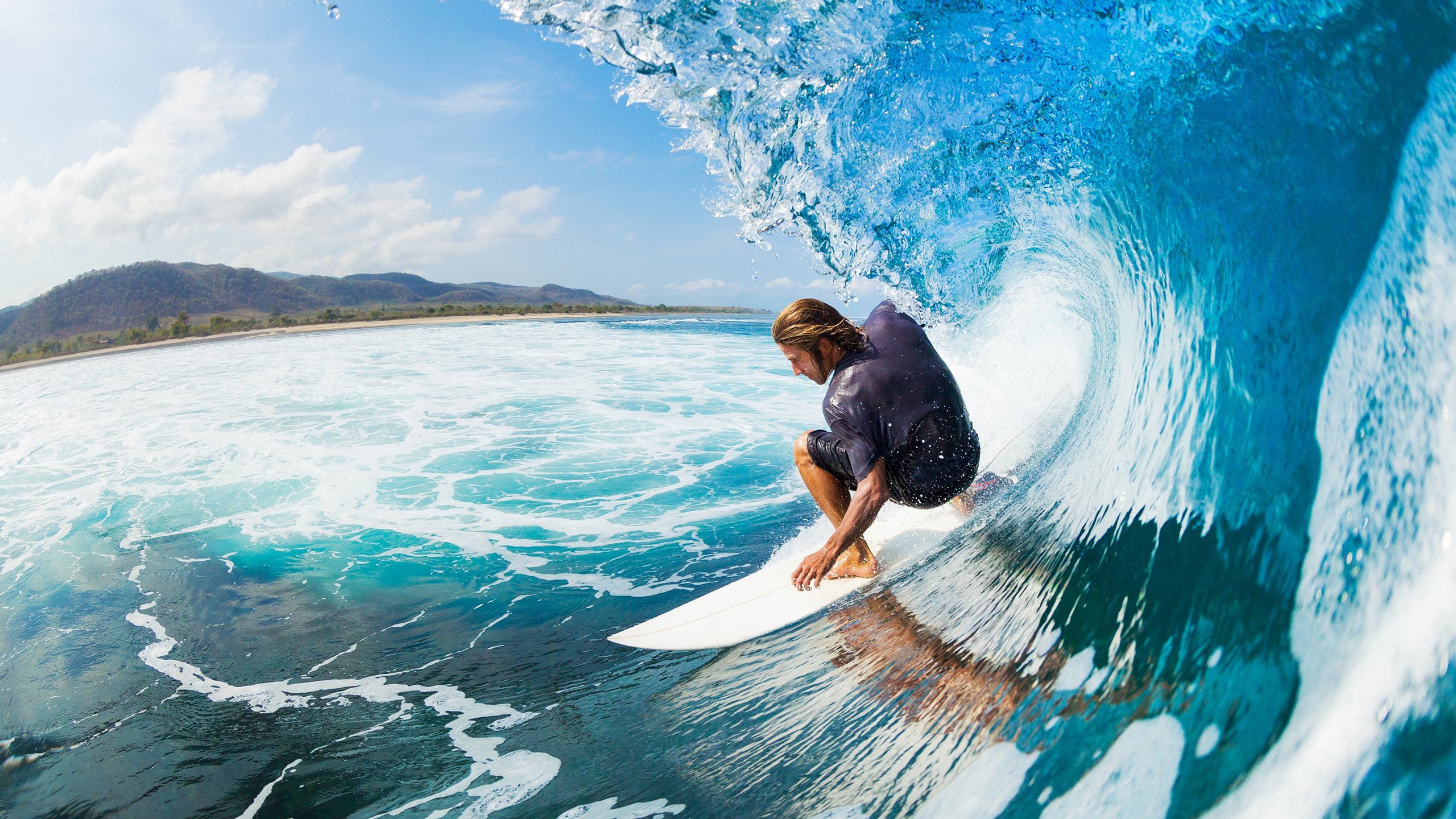 南特前场多人跑动牵制防守重心，南特足球俱乐部