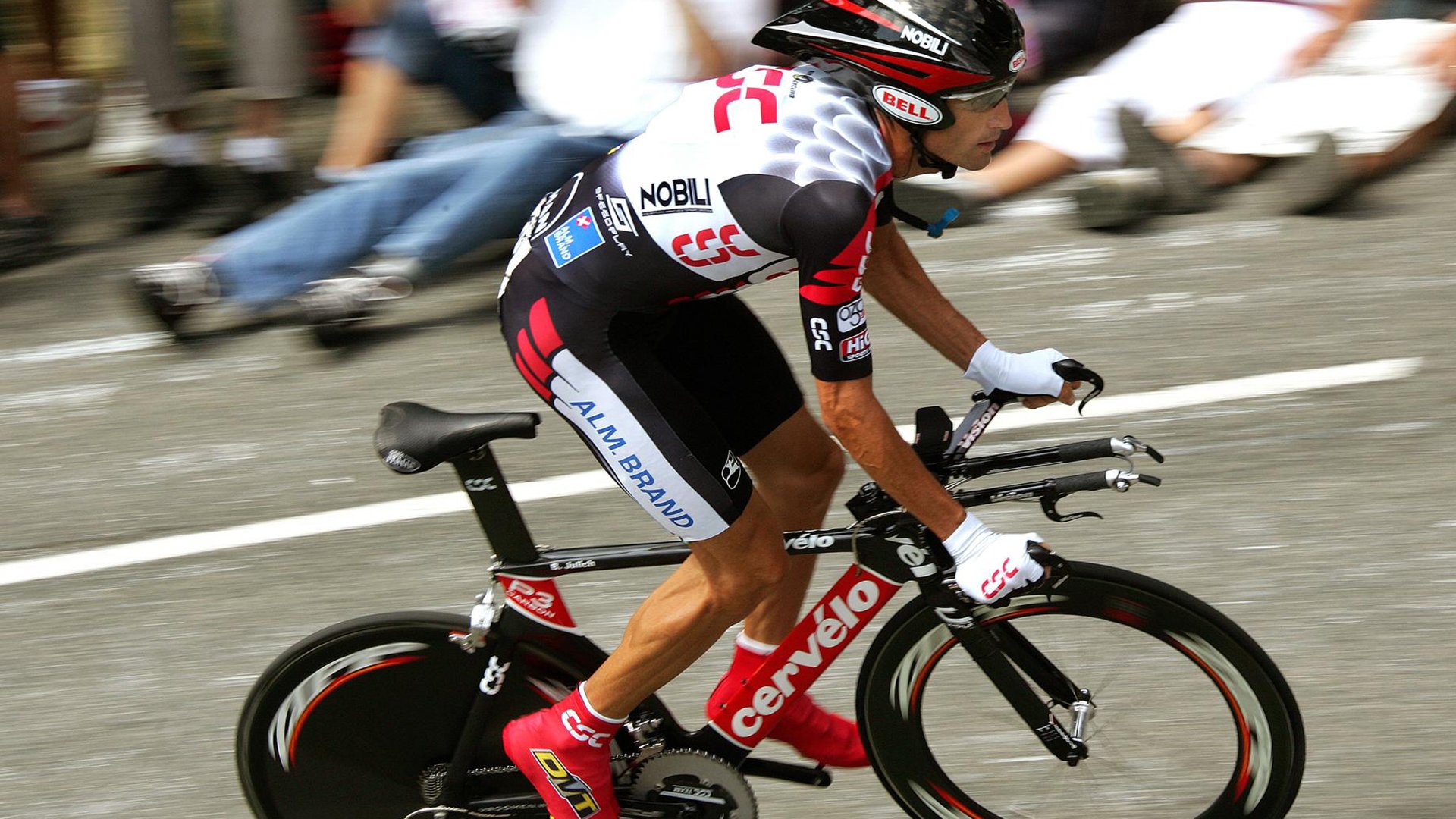 德甲绝美远射：以技术征服全场，德甲最远进球纪录