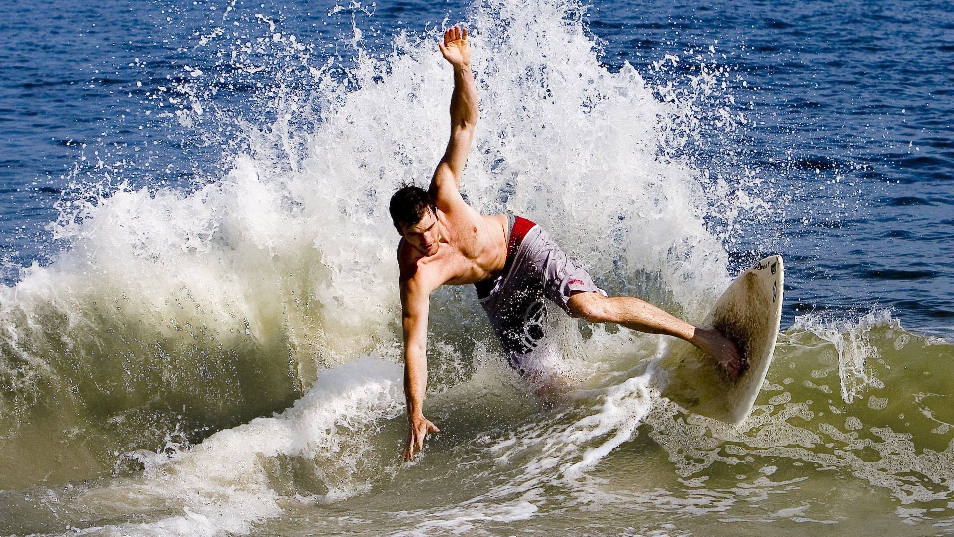 短跑项目训练技术突破刷新纪录可期，短跑技术动作要领视频